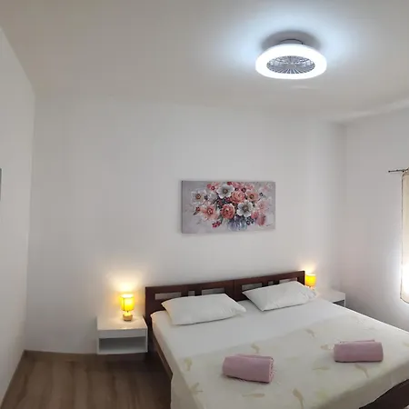 Apartment Apartman Elle With Free Private Parking Split