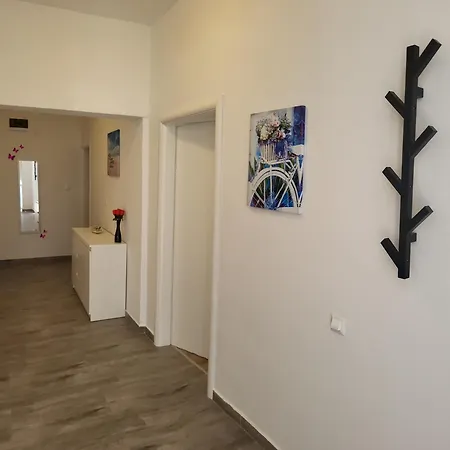 Apartman Elle With Free Private Parking Appartement