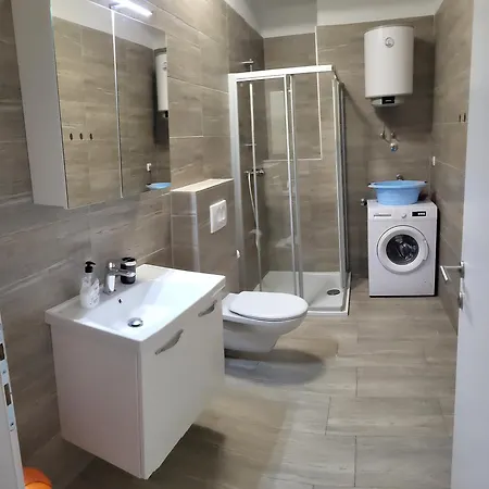 Apartman Elle With Free Private Parking Appartement